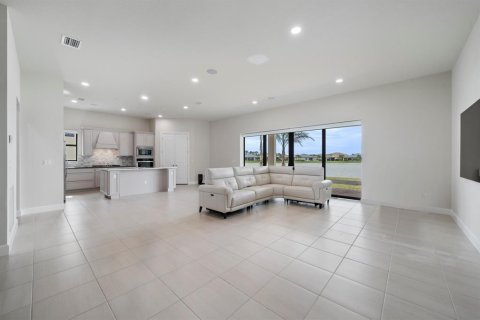 Villa ou maison à louer à Port St. Lucie, Floride: 4 chambres, 255.02 m2 № 2254609 - photo 11