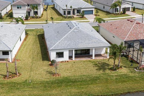 Villa ou maison à louer à Port St. Lucie, Floride: 4 chambres, 255.02 m2 № 2254609 - photo 4
