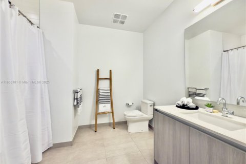 Apartamento en alquiler en Miami, Florida, 1 dormitorio, 80.36 m2 № 1979326 - foto 7
