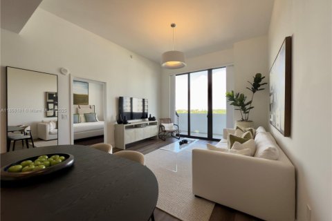 Apartamento en alquiler en Miami, Florida, 1 dormitorio, 80.36 m2 № 1979326 - foto 4