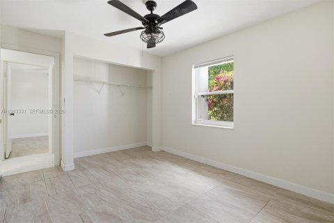 Villa ou maison à vendre à Hialeah, Floride: 3 chambres, 143.53 m2 № 1999583 - photo 24