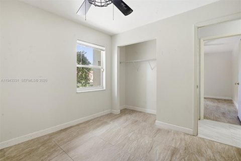 Villa ou maison à vendre à Hialeah, Floride: 3 chambres, 143.53 m2 № 1999583 - photo 26