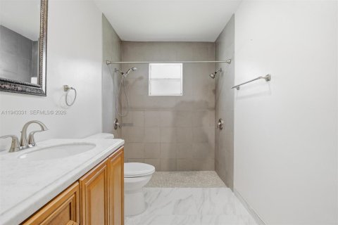 Villa ou maison à vendre à Hialeah, Floride: 3 chambres, 143.53 m2 № 1999583 - photo 20