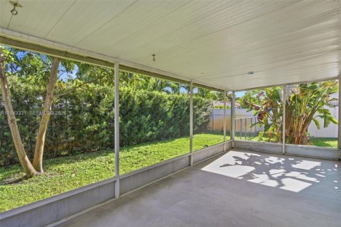 Villa ou maison à vendre à Hialeah, Floride: 3 chambres, 143.53 m2 № 1999583 - photo 30