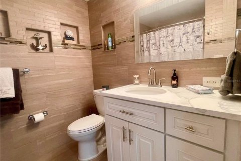 Condo in South Pasadena, Florida, 2 bedrooms  № 2379031 - photo 14