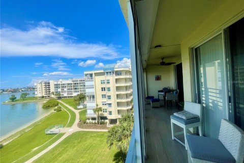 Condo in South Pasadena, Florida, 2 bedrooms  № 2379031 - photo 4