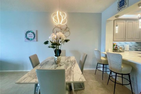 Condo in South Pasadena, Florida, 2 bedrooms  № 2379031 - photo 3