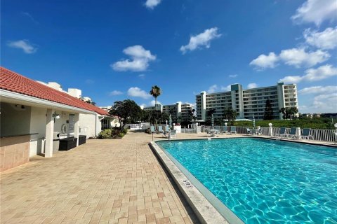 Condo in South Pasadena, Florida, 2 bedrooms  № 2379031 - photo 22
