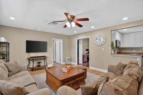 Villa ou maison à louer à Sarasota, Floride: 3 chambres, 118.36 m2 № 2418677 - photo 7