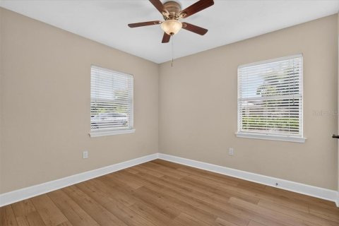 Villa ou maison à louer à Sarasota, Floride: 3 chambres, 118.36 m2 № 2418677 - photo 18