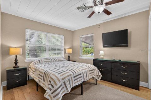 Villa ou maison à louer à Sarasota, Floride: 3 chambres, 118.36 m2 № 2418677 - photo 13