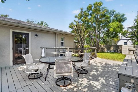 Villa ou maison à louer à Sarasota, Floride: 3 chambres, 118.36 m2 № 2418677 - photo 23
