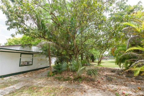 Купить виллу или дом в Майами, Флорида 8 комнат, 145.3м2, № 1957656 - фото 21