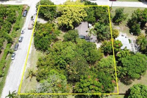 Купить виллу или дом в Майами, Флорида 8 комнат, 145.3м2, № 1957656 - фото 26