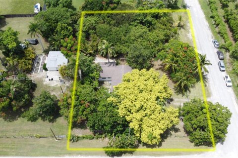 Купить виллу или дом в Майами, Флорида 8 комнат, 145.3м2, № 1957656 - фото 2