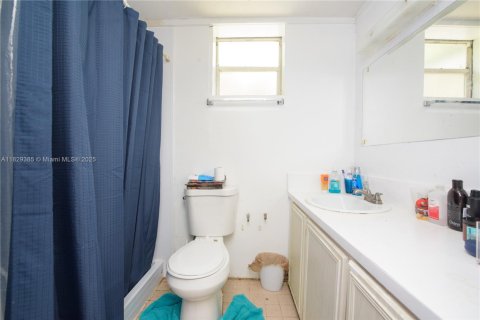 Купить виллу или дом в Майами, Флорида 8 комнат, 145.3м2, № 1957656 - фото 19