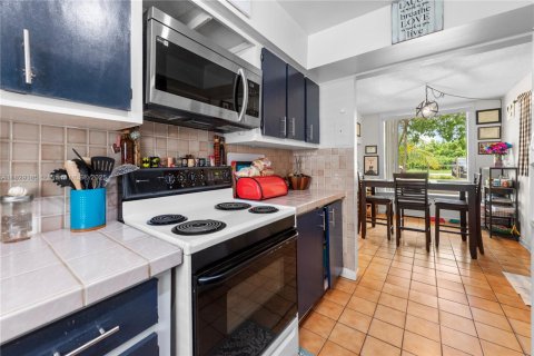 Купить виллу или дом в Майами, Флорида 8 комнат, 145.3м2, № 1957656 - фото 6