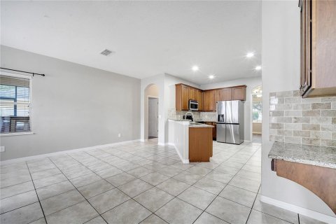 House in Davenport, Florida 4 bedrooms, 236.81 sq.m. № 1571001 - photo 9
