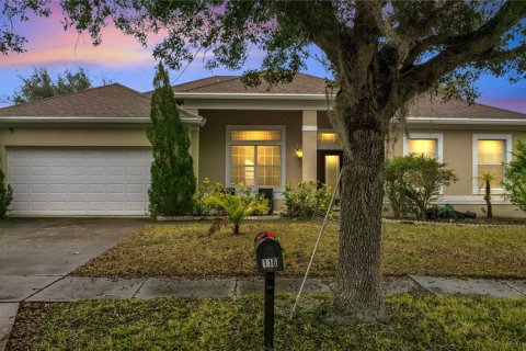 House in Davenport, Florida 4 bedrooms, 236.81 sq.m. № 1571001 - photo 2