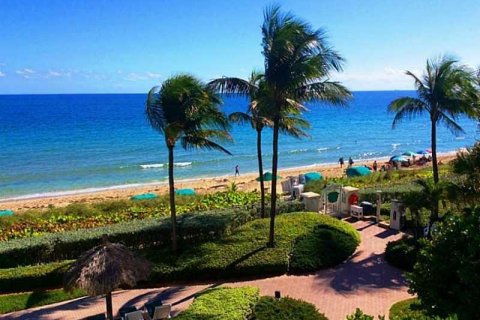 Condo in Fort Lauderdale, Florida, 2 bedrooms  № 1207402 - photo 1