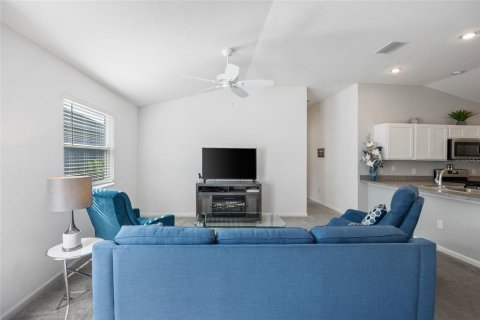 House in The Villages, Florida 2 bedrooms, 106.65 sq.m. № 1751708 - photo 10