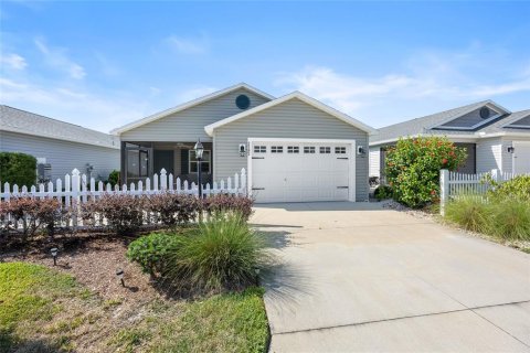 House in The Villages, Florida 2 bedrooms, 106.65 sq.m. № 1751708 - photo 2