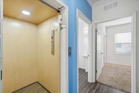 Adosado en venta en New Port Richey, Florida, 3 dormitorios, 153.47 m2 № 2091919 - foto 8