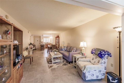 Condo in Sarasota, Florida, 2 bedrooms  № 1718482 - photo 11