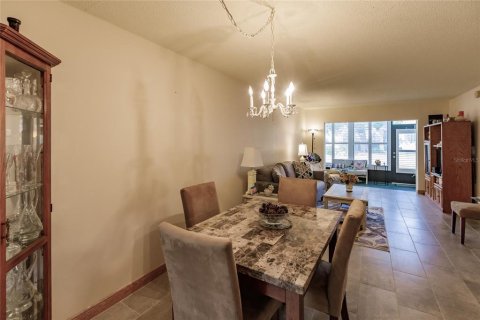 Condo in Sarasota, Florida, 2 bedrooms  № 1718482 - photo 6