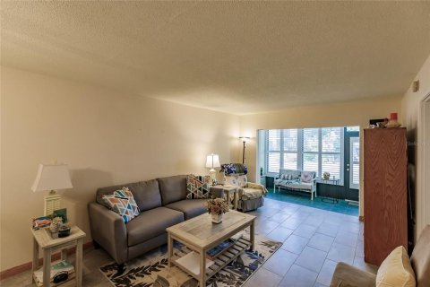 Condo in Sarasota, Florida, 2 bedrooms  № 1718482 - photo 8