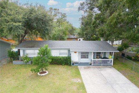 House in Orlando, Florida 4 bedrooms, 102.66 sq.m. № 1677811 - photo 2
