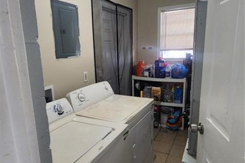 House in Orlando, Florida 4 bedrooms, 102.66 sq.m. № 1677811 - photo 17
