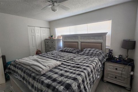 House in Orlando, Florida 4 bedrooms, 102.66 sq.m. № 1677811 - photo 21