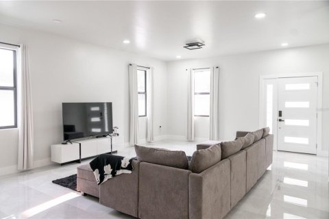 Casa en alquiler en Clearwater, Florida, 4 dormitorios, 213.86 m2 № 1900215 - foto 5