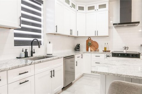 Casa en alquiler en Clearwater, Florida, 4 dormitorios, 213.86 m2 № 1900215 - foto 9