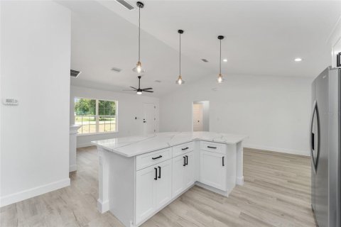 House in Ocala, Florida 3 bedrooms, 136.85 sq.m. № 1914815 - photo 6