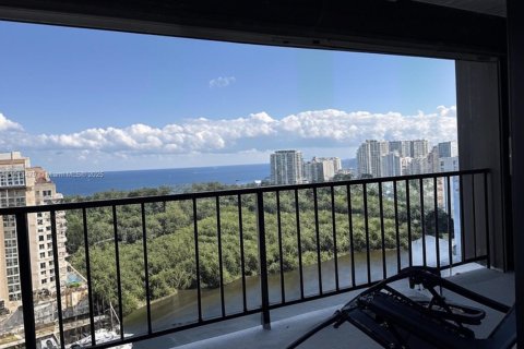 Купить кондоминиум в Форт-Лодердейл, Флорида 2 спальни, 150.5м2, № 1970437 - фото 2