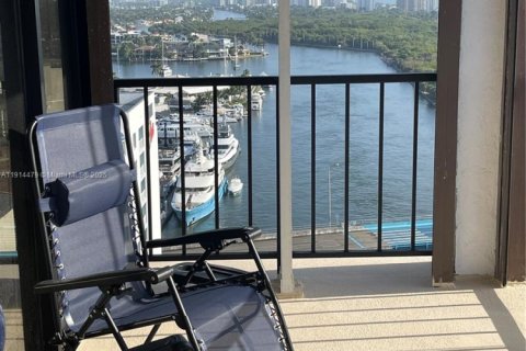 Купить кондоминиум в Форт-Лодердейл, Флорида 2 спальни, 150.5м2, № 1970437 - фото 17