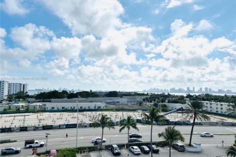 Condo in North Bay Village, Florida, 1 bedroom  № 1725843 - photo 4