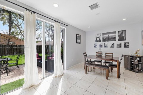 Купить виллу или дом в Хомстед, Флорида 3 спальни, 157.28м2, № 1728168 - фото 14