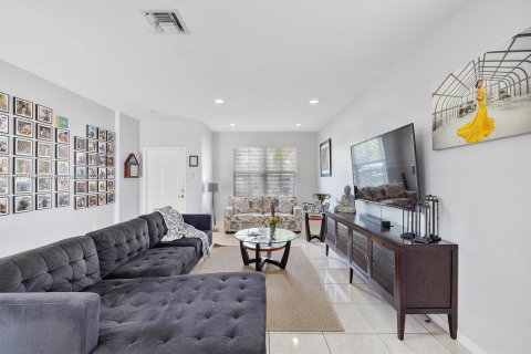 Купить виллу или дом в Хомстед, Флорида 3 спальни, 157.28м2, № 1728168 - фото 7