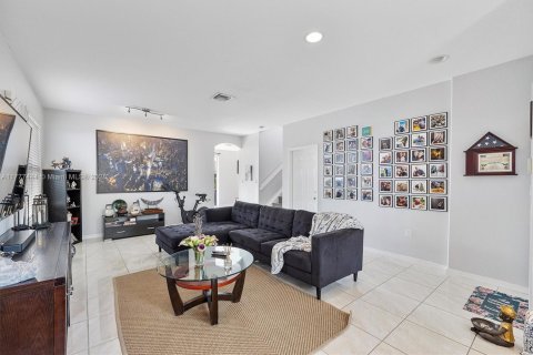 Купить виллу или дом в Хомстед, Флорида 3 спальни, 157.28м2, № 1728168 - фото 4