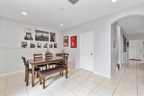 Купить виллу или дом в Хомстед, Флорида 3 спальни, 157.28м2, № 1728168 - фото 16