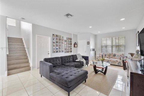 Купить виллу или дом в Хомстед, Флорида 3 спальни, 157.28м2, № 1728168 - фото 8