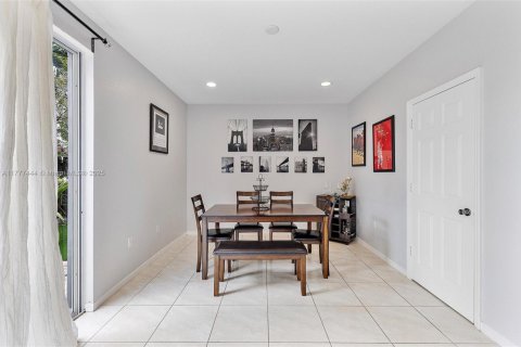 Купить виллу или дом в Хомстед, Флорида 3 спальни, 157.28м2, № 1728168 - фото 15