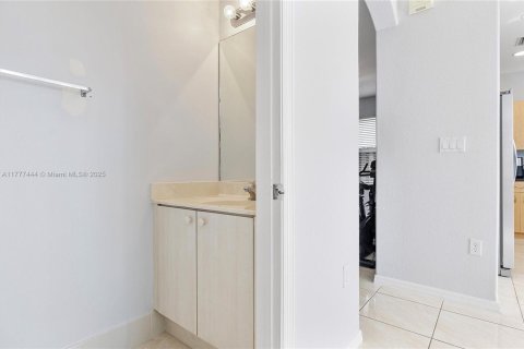 Купить виллу или дом в Хомстед, Флорида 3 спальни, 157.28м2, № 1728168 - фото 18