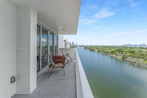 Copropriété à vendre à Miami Beach, Floride: 2 chambres, 112.23 m2 № 1944800 - photo 18