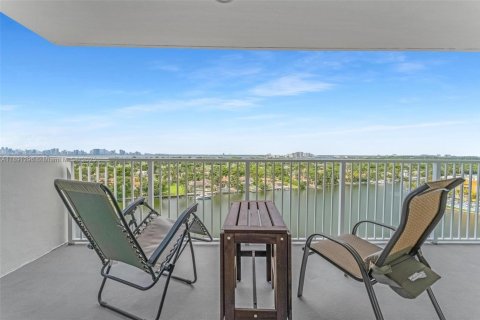 Copropriété à vendre à Miami Beach, Floride: 2 chambres, 112.23 m2 № 1944800 - photo 17