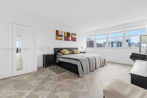 Copropriété à vendre à Miami Beach, Floride: 2 chambres, 112.23 m2 № 1944800 - photo 8