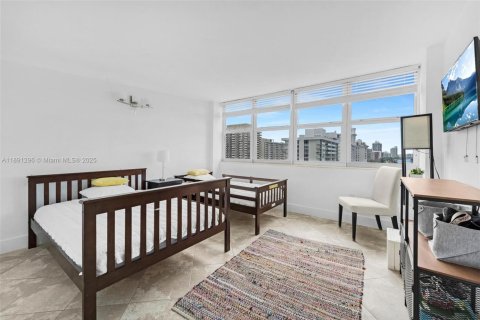 Copropriété à vendre à Miami Beach, Floride: 2 chambres, 112.23 m2 № 1944800 - photo 12